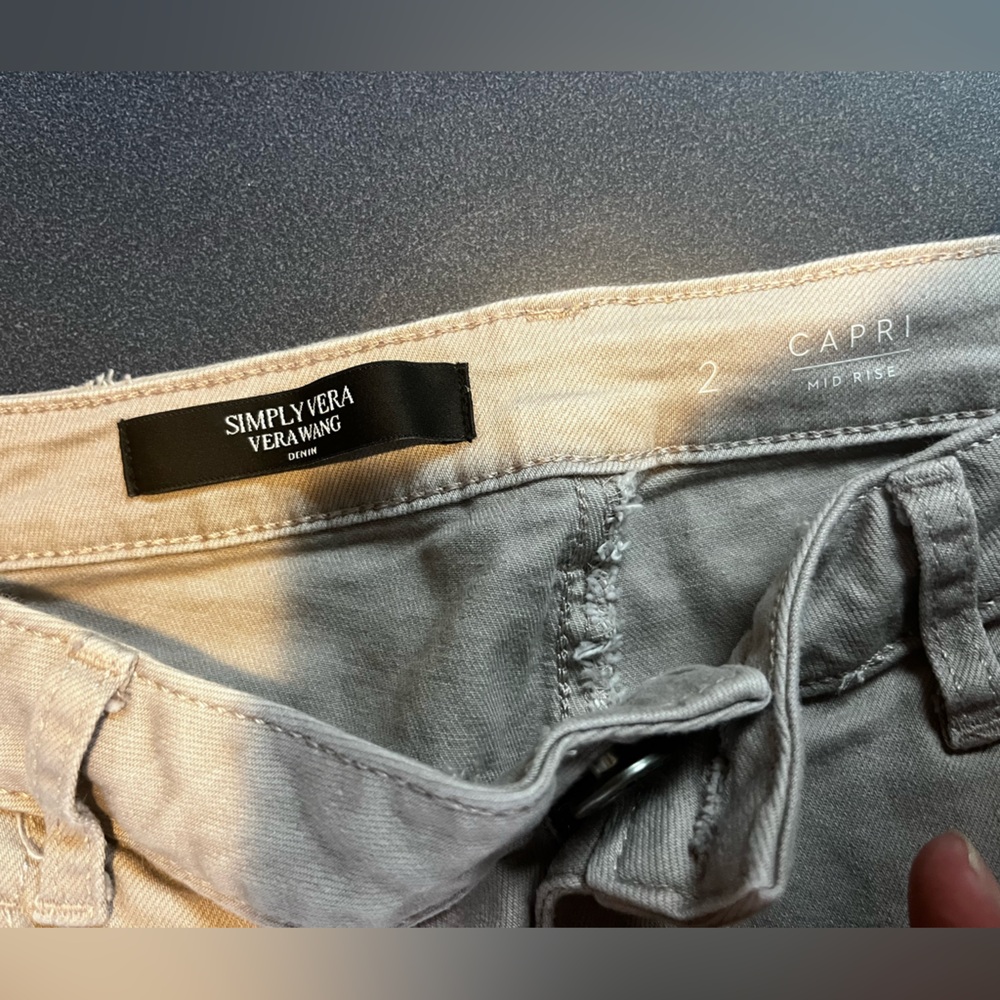 Women’s Capris - Picture 2 of 2